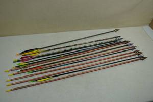 lot 82 image: Assorted Arrows - With Broadheads