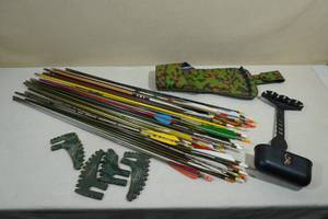 lot 83 image: Assorted Aluminum Arrows and Quivers