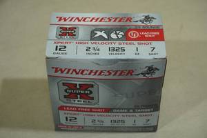 lot 140 image: 25 Winchester Super-X 12 Gauge 2-34 7 Steel Shot Shotshells