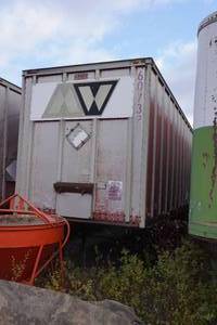 lot 5 image: 1974 Pines 35 Foot Semi Trailer with Contents - Scaffold, Ladders, Tools
