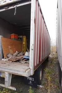 lot 6 image: 1974 Pines 35 Foot Semi Trailer with Contents - Industrial Dolly, Stilt Parts