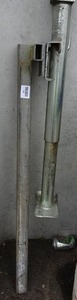 lot 915 image: Trailer Jack Assembly - No Crank