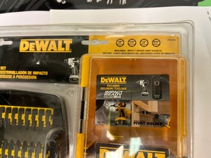 DEWALT 38 PIECE INPACT DRIVER ACCESSORY SET NEW IN THE BOX
