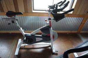 lot 48 image: Schwinn AC Sport Classic Indoor Spin Bike