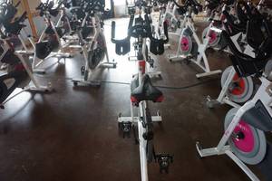 lot 68 image: Schwinn AC Sport Classic Indoor Spin Bike
