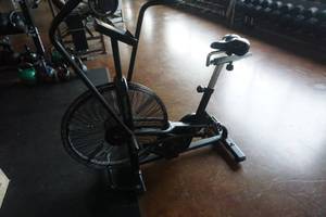 lot 86 image: Assault Fitness Classic Air Bike