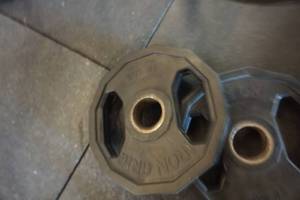 lot 144 image: 2 - Iron Grip 10 lb Weight Plates