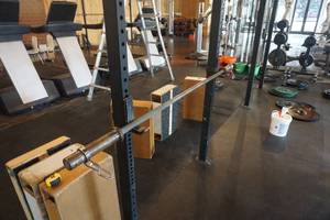 lot 296 image: Olympic Style Barbell With Clamps 72 Length