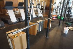 lot 300 image: Olympic Style Barbell With Clamps 79 Length