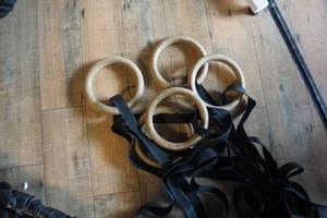 lot 523 image: 5 - Cross Fit Exercise Rings and Straps