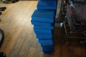 lot 553 image: Large Lot of Yoga Blocks
