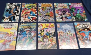 lot 7 image: COLLECTIBLE COMIC BOOKS