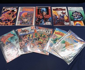 lot 32 image: COLLECTIBLE COMIC BOOKS