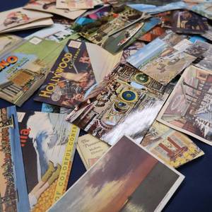 lot 63 image: LOT OF VINTAGE POSTCARDS