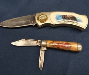 lot 89 image: 2 UNIQUE COLLECTOR KNIVES