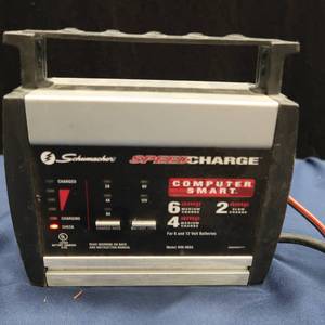 lot 118 image: SCHUMACHER BATTERY CHARGER
