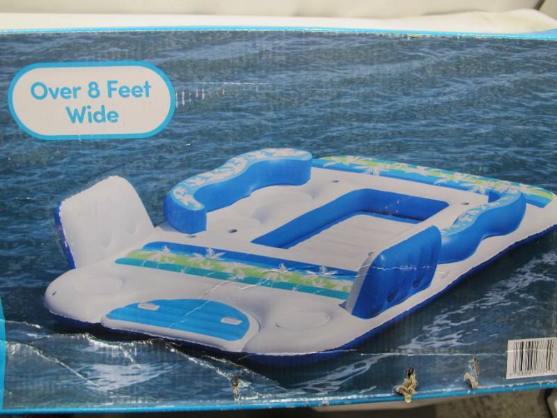 lot 201 image: Members Mark Paradise Island Float - Tropical Leaves