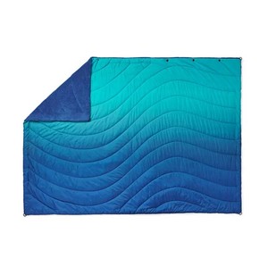 lot 255 image: NEW Members Mark 5 x 7 Oversized Sherpa Camping Blanket - Ombre