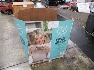 lot 112 image: Pallet of Store Overstock Store and Ecommerce Product and Returns - Minnetonka Moccassins