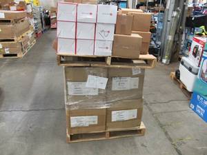 lot 121 image: Pallet of Store Overstock Store and Ecommerce Product