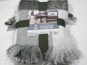 lot 346 image: NEW Members Mark Faux Mohair Oversized 60x70 Throw Blanket - Green
