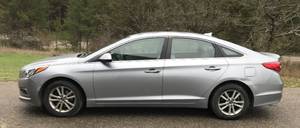 lot 3 image: 2016 Hyundai Sonata SE