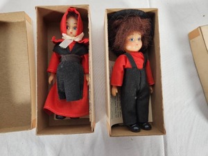 Vintage 5 Amish Boy and Girl Doll in Boxes