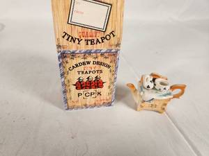 Vintage Cardew Design Tiny Teapots - Victorian Wash Stand