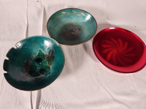 Sascha Brastoff Blue Green Ashtray with Grapes, BlueGreen and Gold Bowl and One Vintage Eloxsoren Enameled Red Metallic Plate
