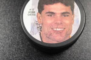 lot 43 image: Adam Oates Autograph Photo Puck Hall Of Famer