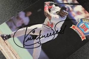 lot 63 image: 1997 Minnesota Twins Kirby Puckett Weekend Target 5x3 Card w Autograph
