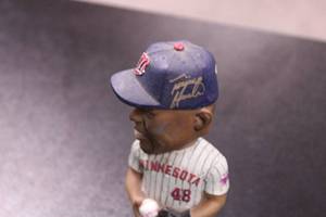 lot 79 image: Hormel 2002 Central Division Champions Minnesota Twins Torii Hunter Autograph Bobblehead