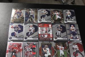 lot 120 image: Tom Brady Football Card Lot  20 Different Cards