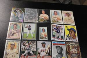 lot 125 image: Hank Aaron Baseball Card Lot  20 Different Cards