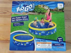 lot 139 image: H2OGO 5 x 15 My First Fast Set Spray Pool - Bee