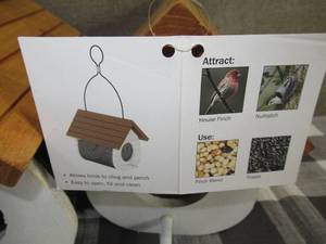 lot 142 image: Set of 3 Meijer Cute Cling Wood Seed Feeder