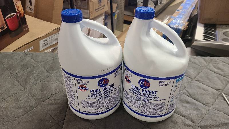 lot 424 image: BR9 2 Bottles of Pure Bright Bleach