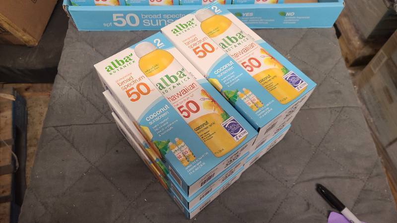 lot 553 image: 6 boxes of ALBA Botanical 50spf Hawaiian sunscreen lotion