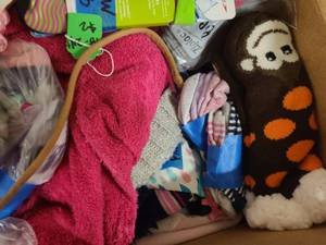 lot 32 image: Box of childrens clothing