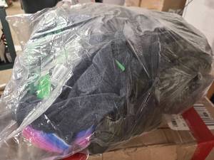 lot 41 image: Bag of clothing in good condition
