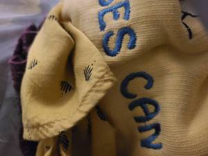 lot 58 image: Bag of clothing in good condition
