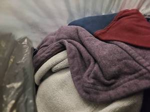 lot 59 image: Bag of clothing in good condition