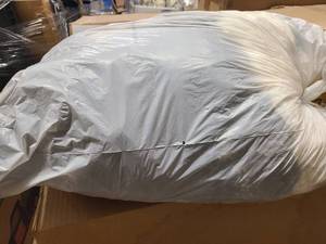 lot 64 image: Bag of clothing in good condition