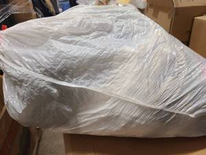lot 67 image: Bag of clothing in good condition