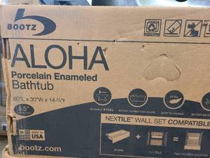 lot 142 image: Bootz ALOHA Porcelain Enameled Bathtub In Box