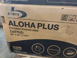 lot 143 image: Bootz ALOHA PLUS Porcelain Enameled Bathtub In Box