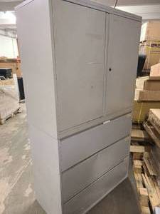 lot 5 image: Large size file folder and storage cabinet