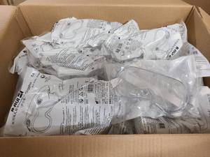 lot 78 image: Box of Medical Safety Goggles