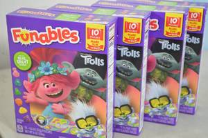 lot 28 image: 4ct Box of Funables Trolls Fruit Gummy Snacks