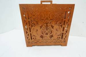 lot 4 image: Wooden Magazine Rack